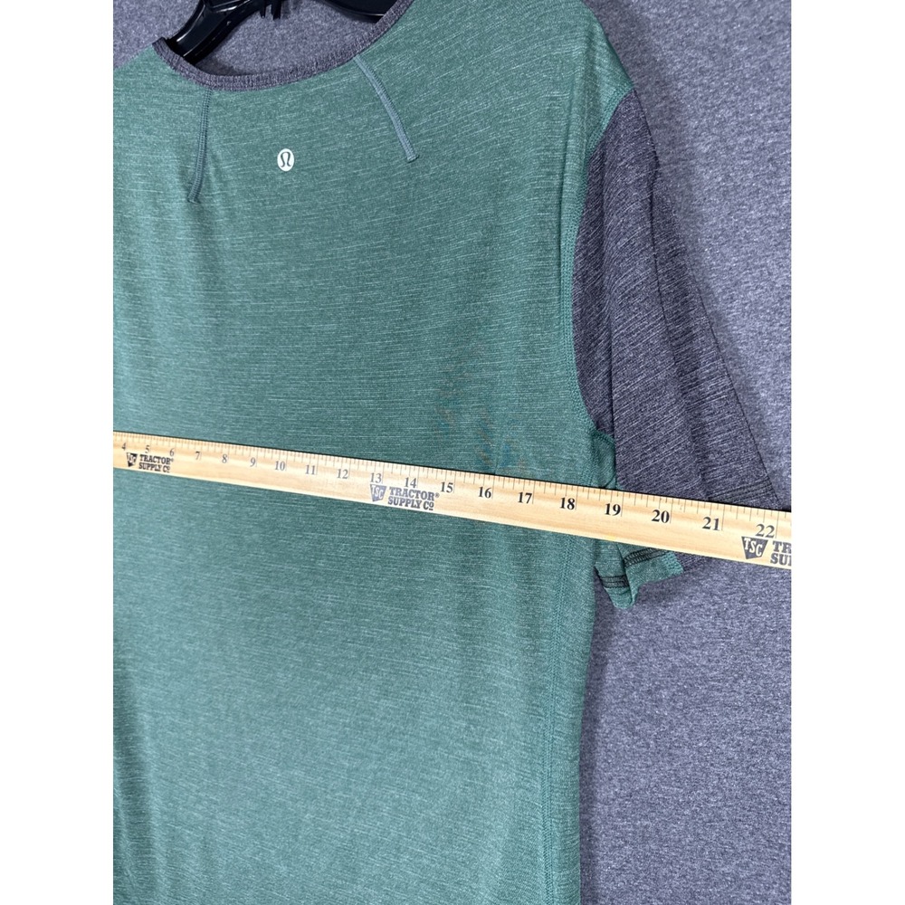Lululemon Mens Short Sleeve Athletic Shirt Green Gray Space Dye Logo Size M gym - Picture 7 of 8